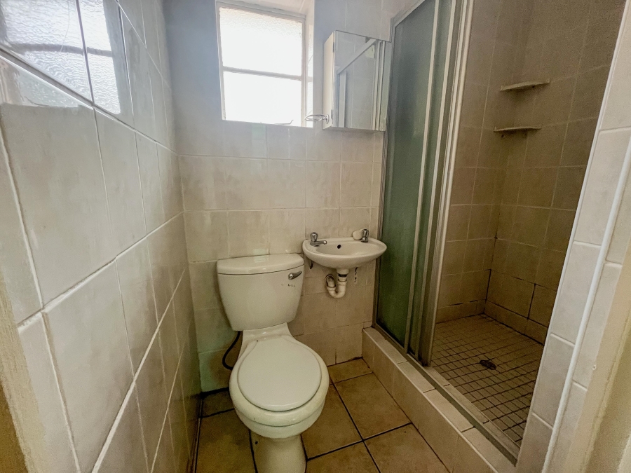 To Let 4 Bedroom Property for Rent in Pinelands Western Cape